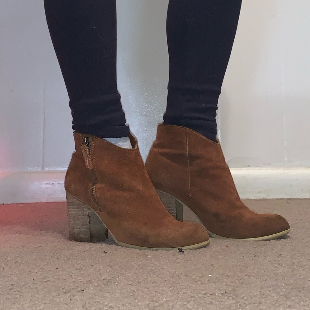 Ecoté Suede Booties